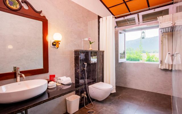 Shikarbadi Hotel