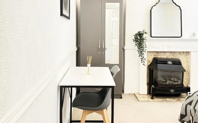 Unwind at Hebburn House-your Serene Retreat Awaits