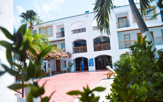 Hotel Sansiraka Suites By GEH Suites