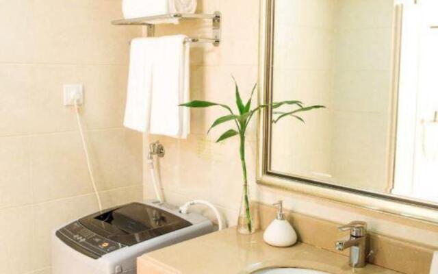 Hangzhou Caitong Center Apartment (Wujiaotian Street Gaosha Road Subway Station Branch)