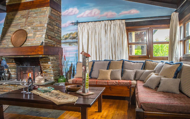 Oikoperiigitis Hotel