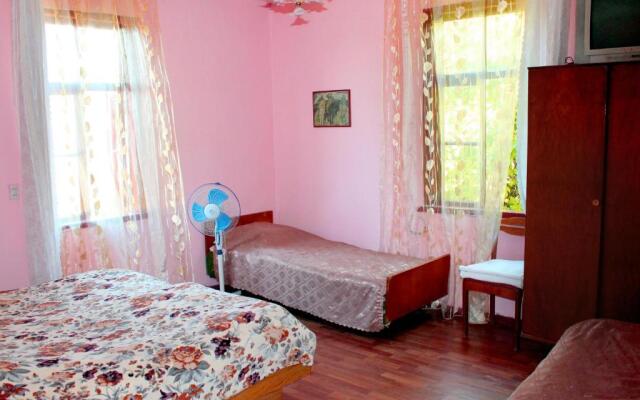 Guesthouse on Lakoba 3