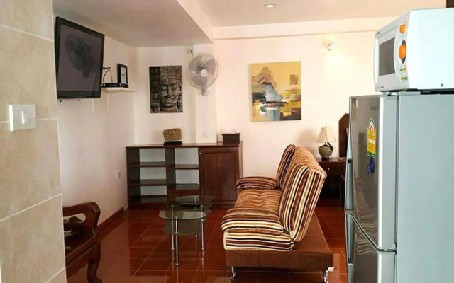 Richman Poorman Guesthouse