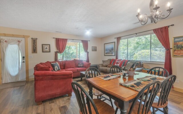 Thirsty Bear Den - Relaxing Pet Friendly Cabin In Gatlinburg 3 Bedroom Home by Redawning