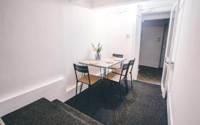 53 Pembroke Rd