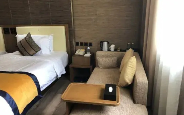 Karen Le Business Hotel