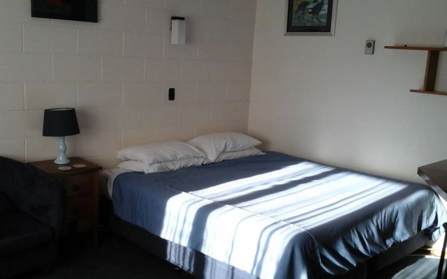 Elmore Lodge Motel