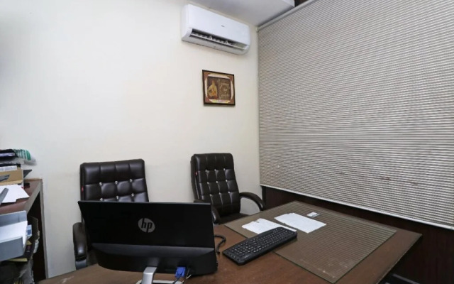 The Classic By OYO Rooms