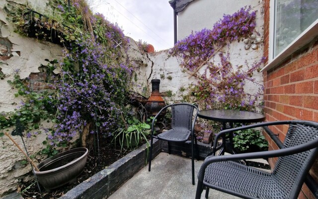 Dysa South Clifton House