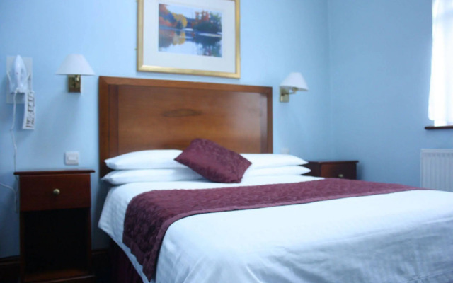 Kings Paget Hotel
