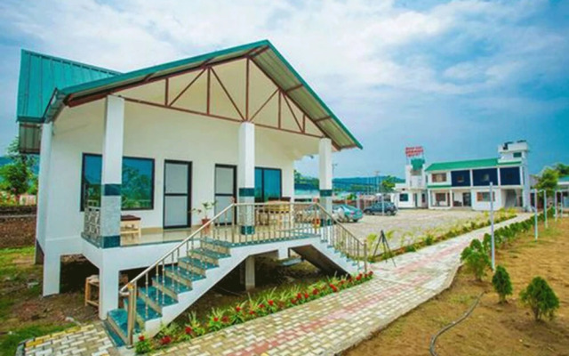 Riverside Green House Resort