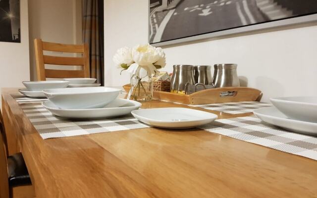 Reading Town Centre Courtyard View Serviced Apartment