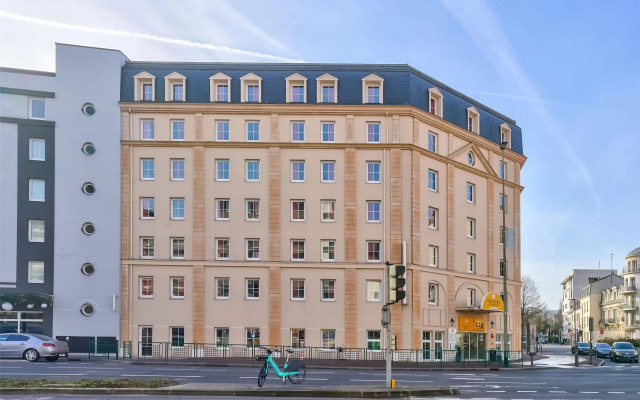 Premiere Classe Paris Ouest - Pont De Suresnes