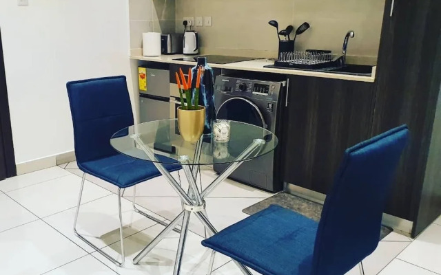 Ebs Legend Lennox Apartment
