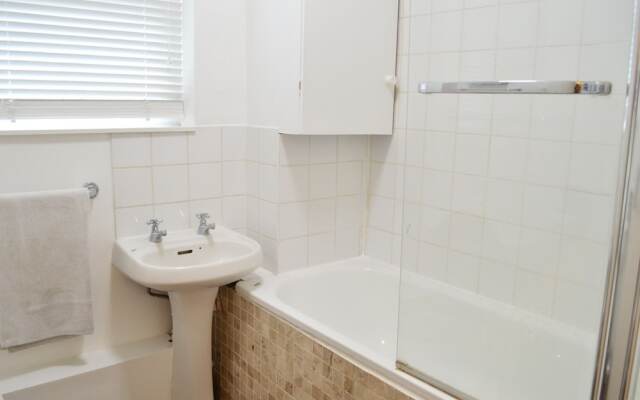 1 Bedroom Apartment in West Kensington