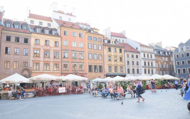 Elegant Apartment Market Square