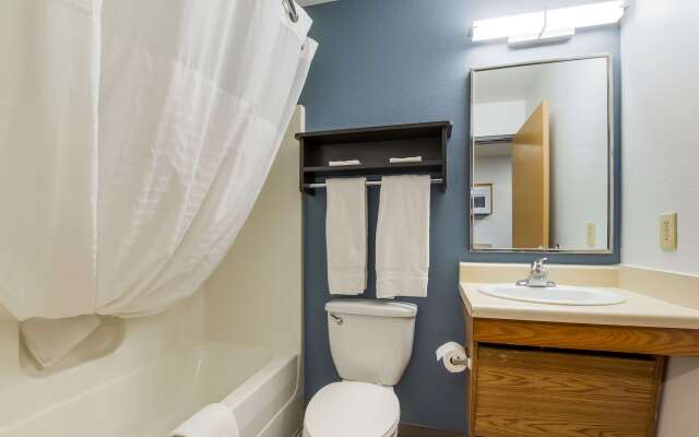 Extended Stay America Select Suites - Indianapolis - West