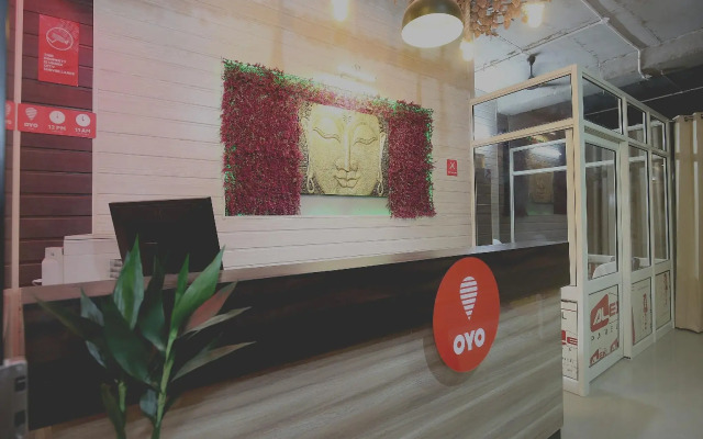 OYO 13368 Hotel Gold Star