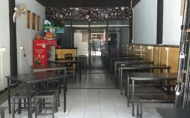 Hotel O Homestay 47 Latanete Near Living Plaza