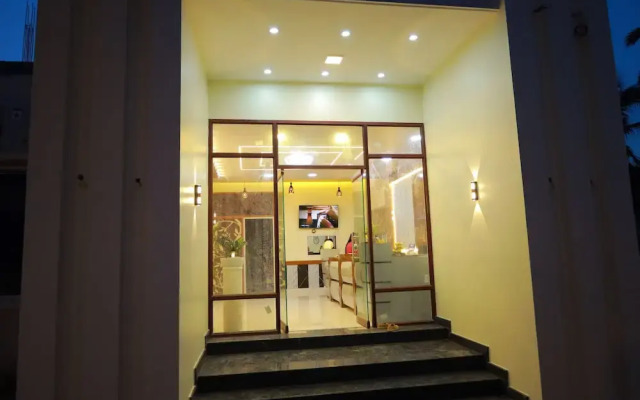 Azhagu Beach Resort