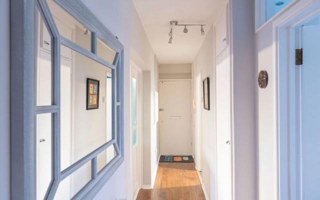 Stunning and Warm Home in Wandsworth by Underthedoormat