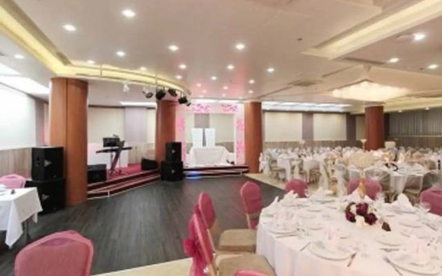 Forum Suite Hotel