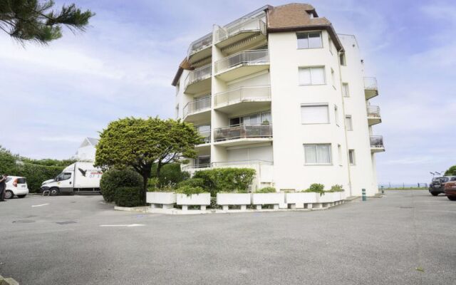 Apartment Gulf Stream