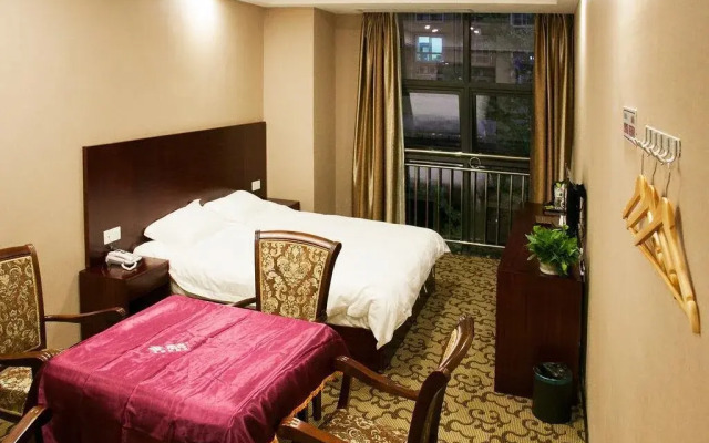 Liangjiang Shiguang Inn