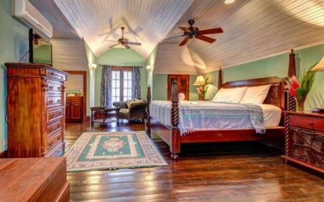 Toucan Suite @ Mahogany Hall
