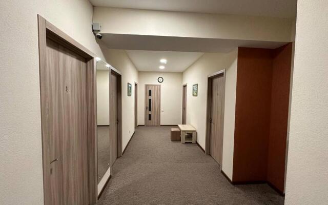 5 Rooms near 300 Aragveli metro station