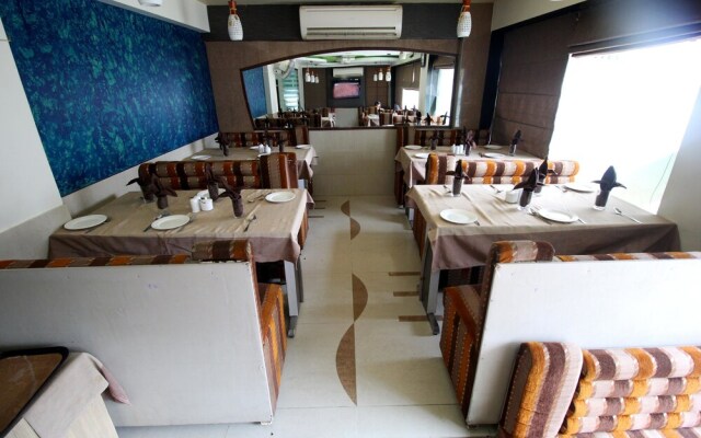 OYO 978 Marshall The Hotel