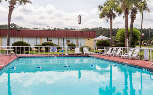 Super 8 by Wyndham Hardeeville/Savannah North