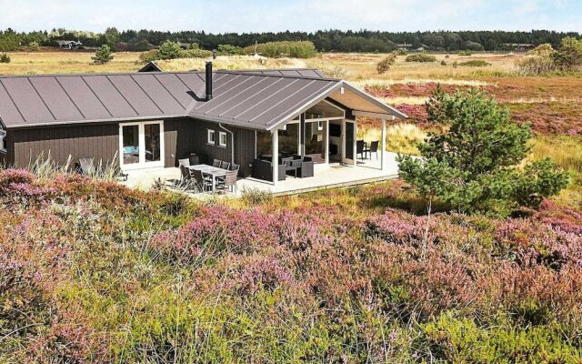 Scenic Holiday Home in Rømø with Hot Tub & Sauna