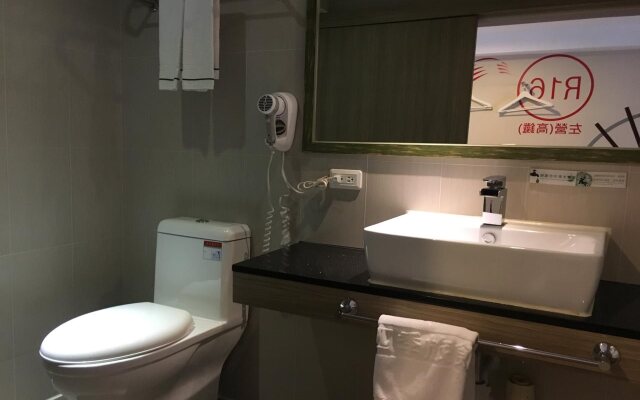 R8 Eco Hotel