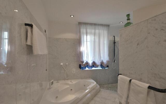 VILLA ALIDA 12, Emma Villas