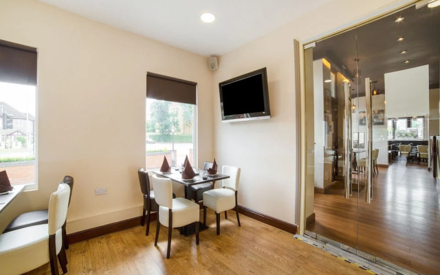 OYO Osterley Park Hotel