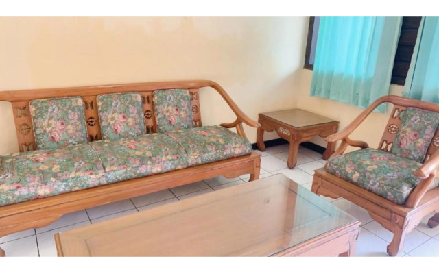 Wisma Tamu Surabaya by ZUZU