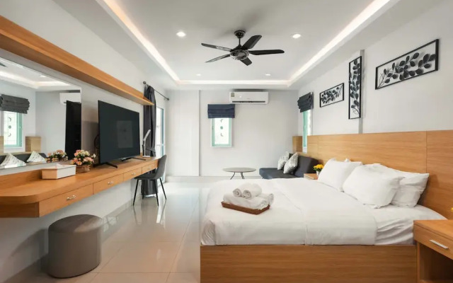 Luxury Pool Villa 6BR