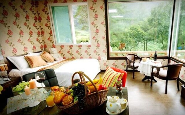 Hoengseong Pyramid Pension