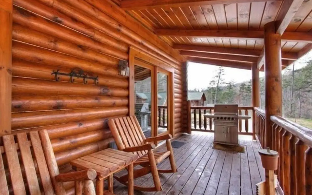 Kiss Me Goodnight 1 Bedroom Cabin by RedAwning