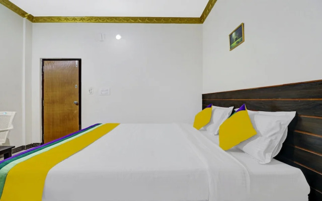 Itsy By Treebo - Lee Comfort