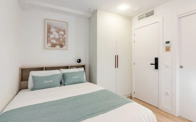 Square Rooms by Charming