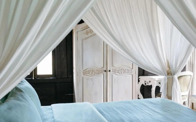 Most Exotic Beachfront Villa Keong