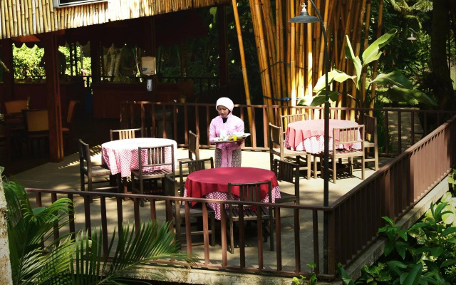 Kampung Sampireun Resort & Spa