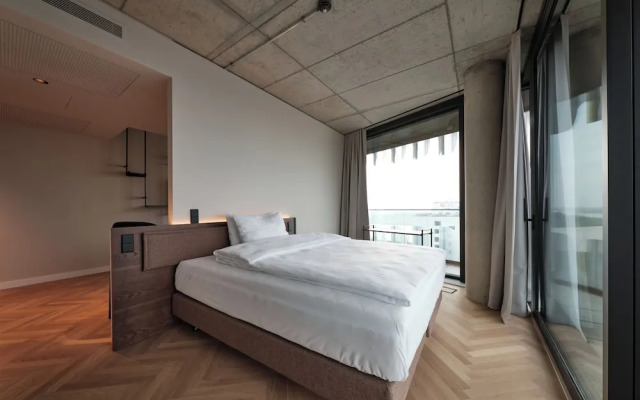 The Zipper Hotel & Apartments