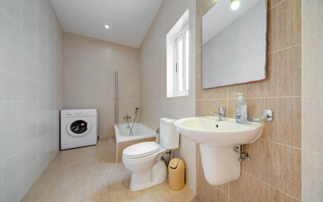 Sliema Ferries 2-bedroom Apt with views