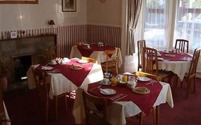 Holly Lodge