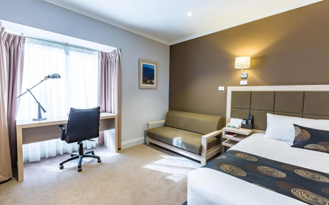 The Waverley International Hotel