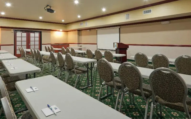 Holiday Inn Express Bakersfield Central