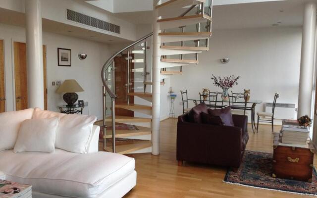 Excel Ex.Ctr.2 Bed Waterfront Penthouse